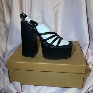 Steve Madden - black heels